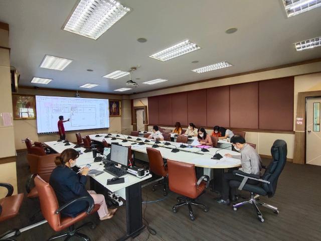 ประชุมคณะกรรมการพิจารณาแบบอาคารศูนย์ฝึกอบรมและทดสอบฝีมือแรงงาน